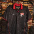 Inspirado nos anos 90, Vitória lança novo terceiro uniforme imagem