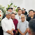 Jerônimo suspende agenda para acompanhar velório de ex-prefeita imagem