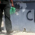 Polícia fecha baile do CV e apreende fuzil, granada e até macaco no Rio imagem