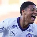 Joia que Bahia 'roubou' do Corinthians marca golaço em Ba-Vi; assista imagem