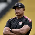 Laelson Lopes é demitido após eliminação do Vitória no Baiano Sub-20 imagem