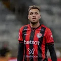 Meia-atacante deixa o Vitória e acerta com clube europeu imagem