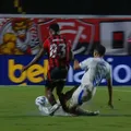 Meia envolvido no lance da lesão de Jamerson é suspenso pelo STJD imagem