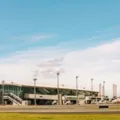 Mulher sofre tentativa de feminicídio em mezanino de aeroporto imagem