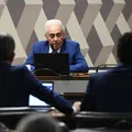 Otto confronta bolsonaristas e mantém agenda no Senado imagem