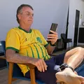 Bolsonaro tentou romper tornozeleira eletrônica com item inusitado imagem
