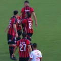 Renato Kayzer e Ronald aparecem abraçados após bate-boca: "Calma!" imagem