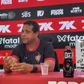 Técnico interino do Vitória promete reação com uso de jovens da base imagem
