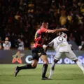 Sport abre 2 a 0, mas cede empate ao Santos na Ilha do Retiro imagem