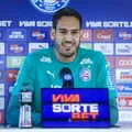 Titular no gol do Bahia, Ronaldo comenta relação com Marcos Felipe imagem