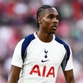 Tottenham denuncia ataques racistas contra atacante após Supercopa imagem