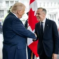 Trump impõe grande tarifa ao Canadá e volta a ameaçar comércio global imagem