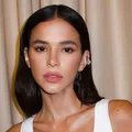 Bruna Marquezine surpreende ao revelar se já ficou com mulheres imagem