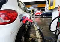 Abastecer carro durante o dia ou noite faz diferença? Saiba a resposta definitiva imagem