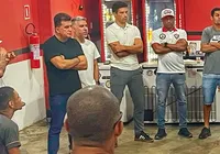 Após cobrar elenco, TUI se reúne com diretoria do Vitória: "Atitude"