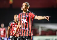 Após retorno ao time titular do Vitória, Neris é elogiado por Carille imagem