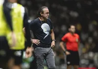 Atlético-MG vive crise antes de enfrentar o Vitória no Brasileirão