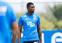 Bahia: dupla treina normalmente e zagueiro avança na recuperação imagem