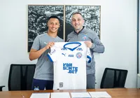 Bahia anuncia renovação do atacante Tiago, promessa da base imagem