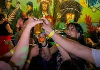 Bar oferece 13 barris de chope se Bolsonaro for condenado imagem
