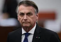 Anistia impedirá tarifaço e trará 'paz para a economia', diz Bolsonaro imagem