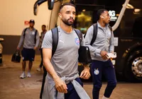 Caio Alexandre sofre lesão e fica fora de treino do Bahia; saiba mais imagem