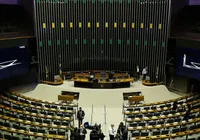 Câmara vota mudança no regimento para punir deputados que invadirem plenário