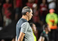 Carille clama por evolução física no Vitória e aponta urgência no DM