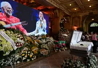 Celebridades baianas prestam homenagens a Preta Gil em velório