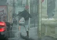 Chuva “desviada” de Salvador? Defesa Civil explica o motivo