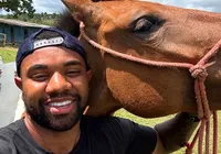 Davi Brito anuncia venda da casa por valor milionário