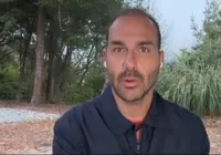 Eduardo Bolsonaro grava vídeo pedindo punição a Moraes