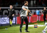 Enquete: o Vitória deve manter Rodrigo Chagas ou contratar um técnico?