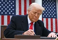 Trump fecha acordo com 6 países a cinco dias do tarifaço imagem