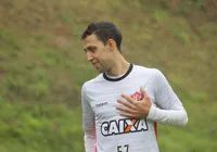 Ex-volante do Vitória interpreta lenda da Seleção Brasileira em série