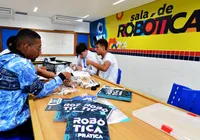 Formação em robótica qualifica professores de 22 escolas na Bahia
