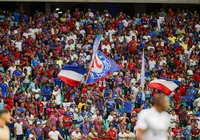 Gandula vira herói da torcida com lance decisivo no triunfo do Bahia imagem