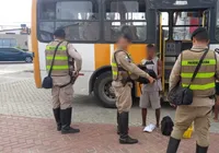 Homem é preso transportando "falso cuscuz" em ônibus de Salvador imagem