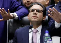 Hugo Motta manda duro recado após tomar mesa da Câmara