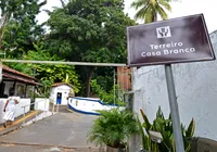 Igreja lucra com terras coloniais, enquanto terreiros lutam para sobreviver