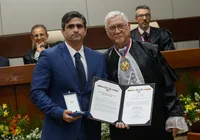Justiça do Trabalho reconhece legado de A TARDE com honraria máxima