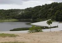 Lagoa do Abaeté: é seguro tomar banho no cartão-postal de Itapuã? imagem