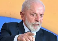 Lula reage a tarifaço de Trump e manda recado: "À luz da lei"