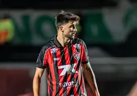 Meia do Vitória passará por cirurgia e deve ser desfalque por longo período imagem