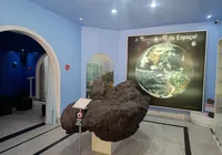 É possível tocar em meteoritos na Bahia! Saiba onde viver experiência única imagem