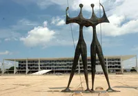 Alexandre de Moraes manda PM fechar praça dos Três Poderes imagem