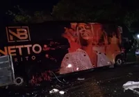 Morre terceira vítima de acidente com ônibus do cantor Netto Brito imagem