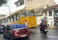 Passageiro reage e homem é morto a tiros durante tentativa de assalto