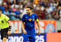 Pela segunda vez no ano, Everton Ribeiro é expulso e preocupa o Bahia imagem