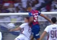 Pênalti? Árbitro não marca toque de mão em ataque do Bahia; assista imagem